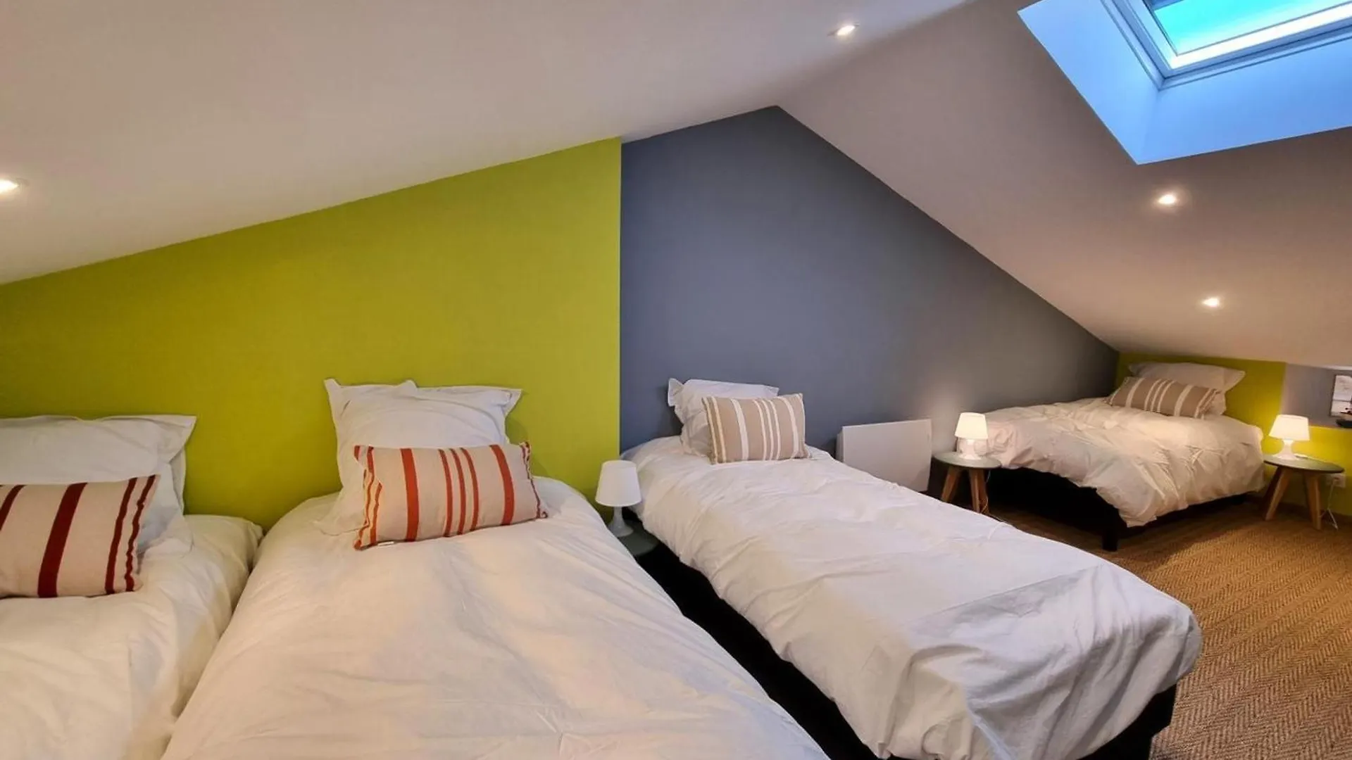Contatos de Spacieux Gite Avec Bain Nordique Et Wifi A Usson-En-Forez - Fr-1-496-359