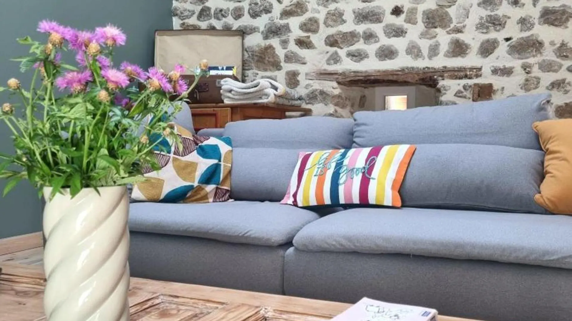 Spacieux gîte avec bain nordique et wifi à Usson-en-Forez - FR-1-496-359 0*,