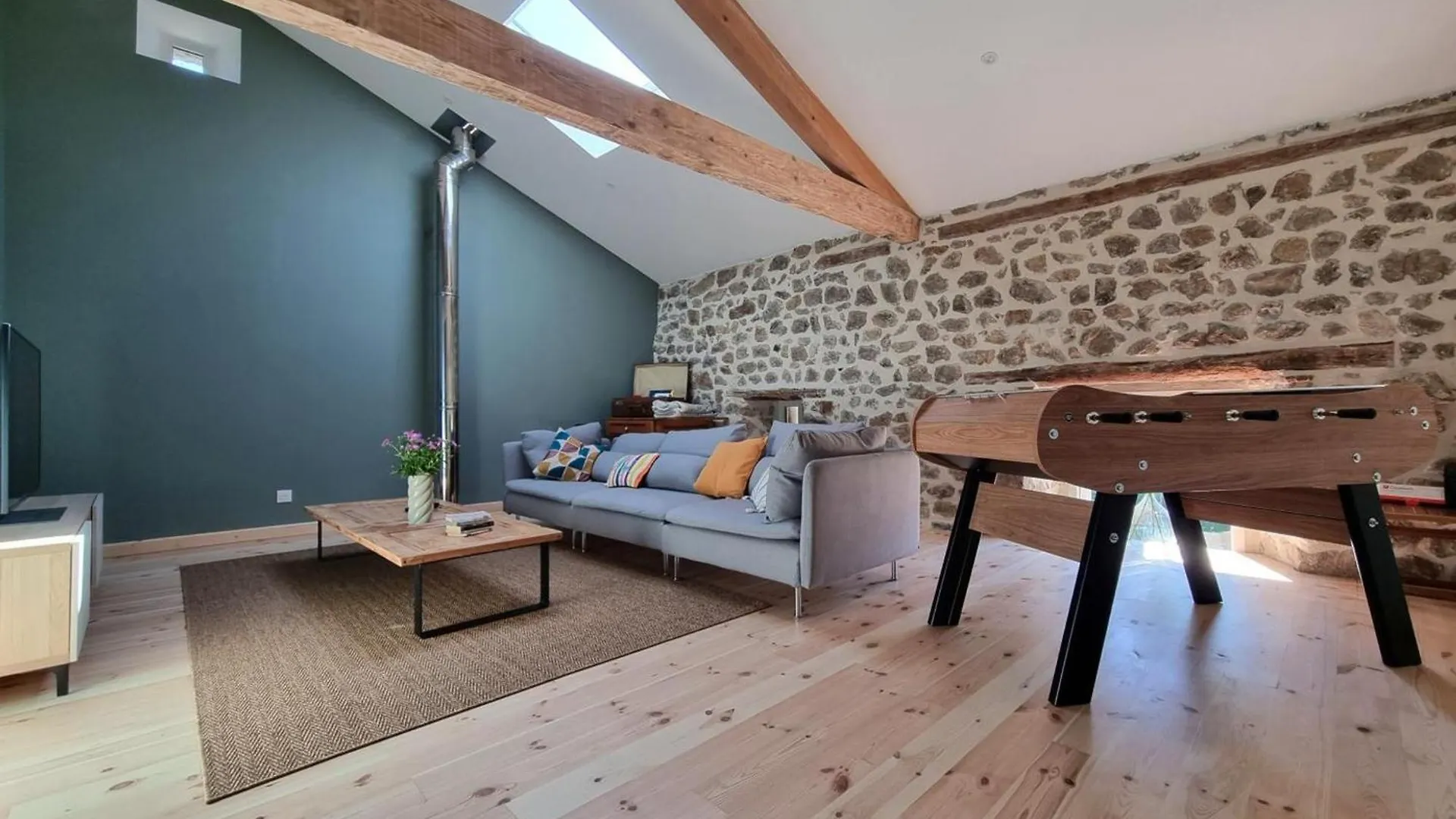 Spacieux Gite Avec Bain Nordique Et Wifi A Usson-En-Forez - Fr-1-496-359 Casa de Férias