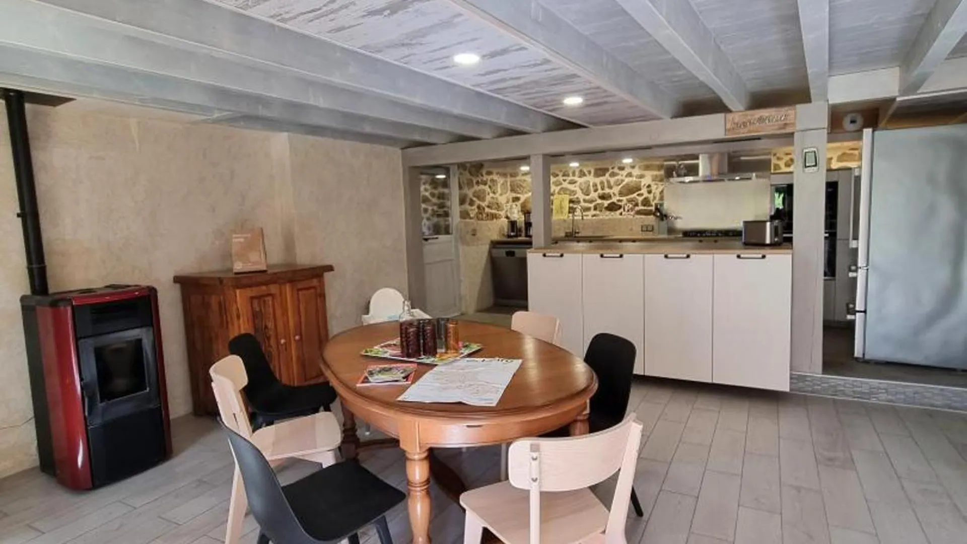 Holiday home Spacieux Gite Avec Bain Nordique Et Wifi A Usson-En-Forez - Fr-1-496-359