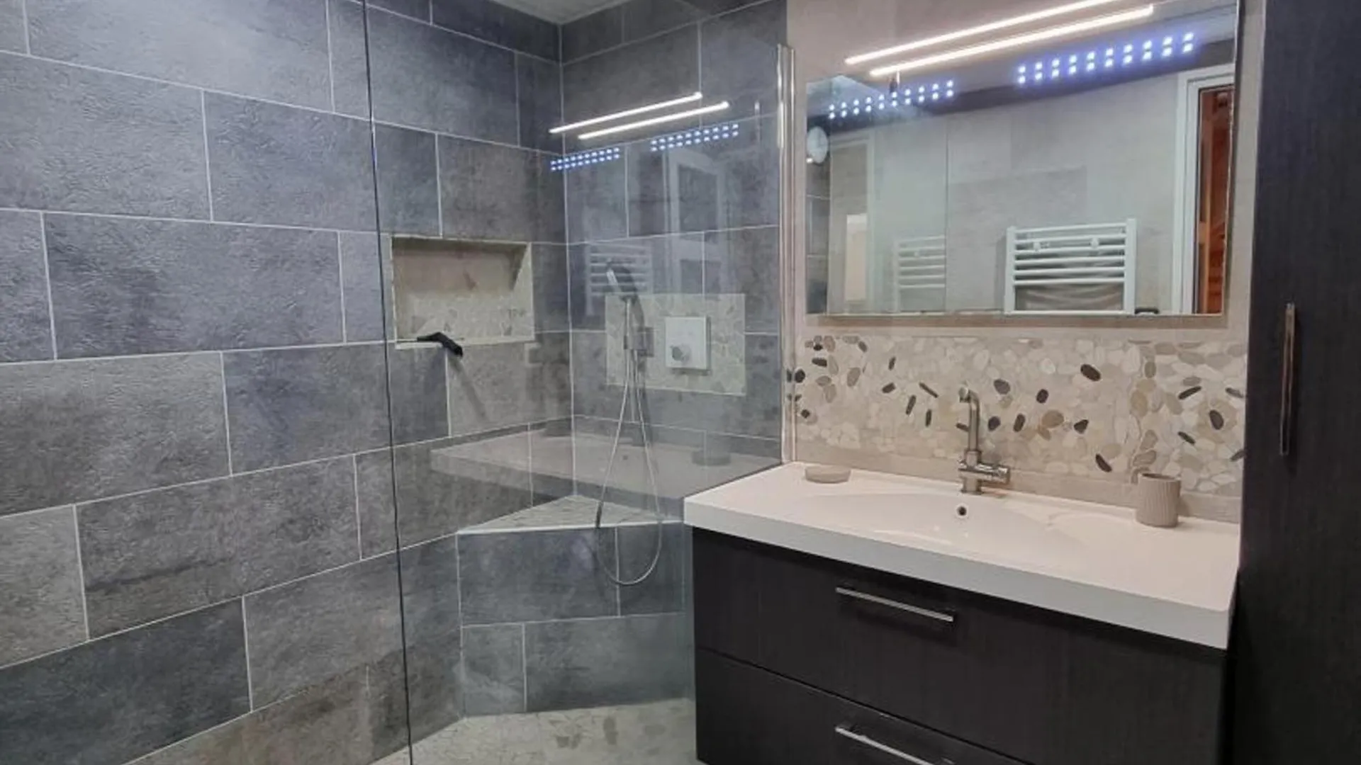Spacieux gîte avec bain nordique et wifi à Usson-en-Forez - FR-1-496-359 Francja