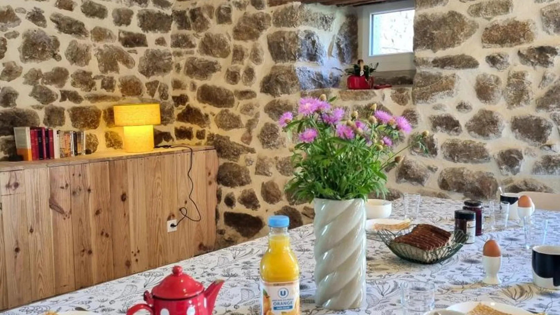 Spacieux Gite Avec Bain Nordique Et Wifi A Usson-En-Forez - Fr-1-496-359 0*,