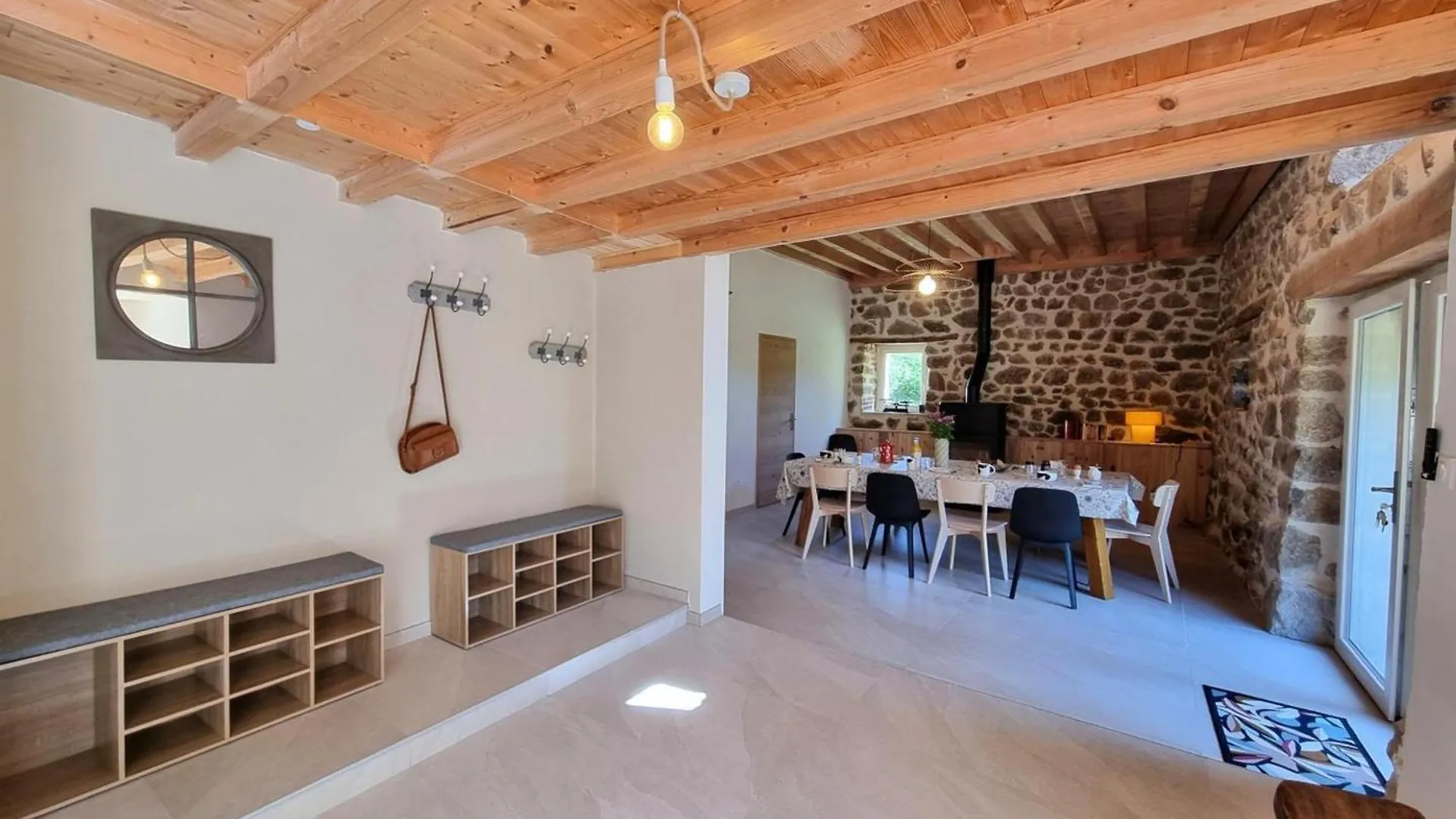 Spacieux gîte avec bain nordique et wifi à Usson-en-Forez - FR-1-496-359 Dom wakacyjny