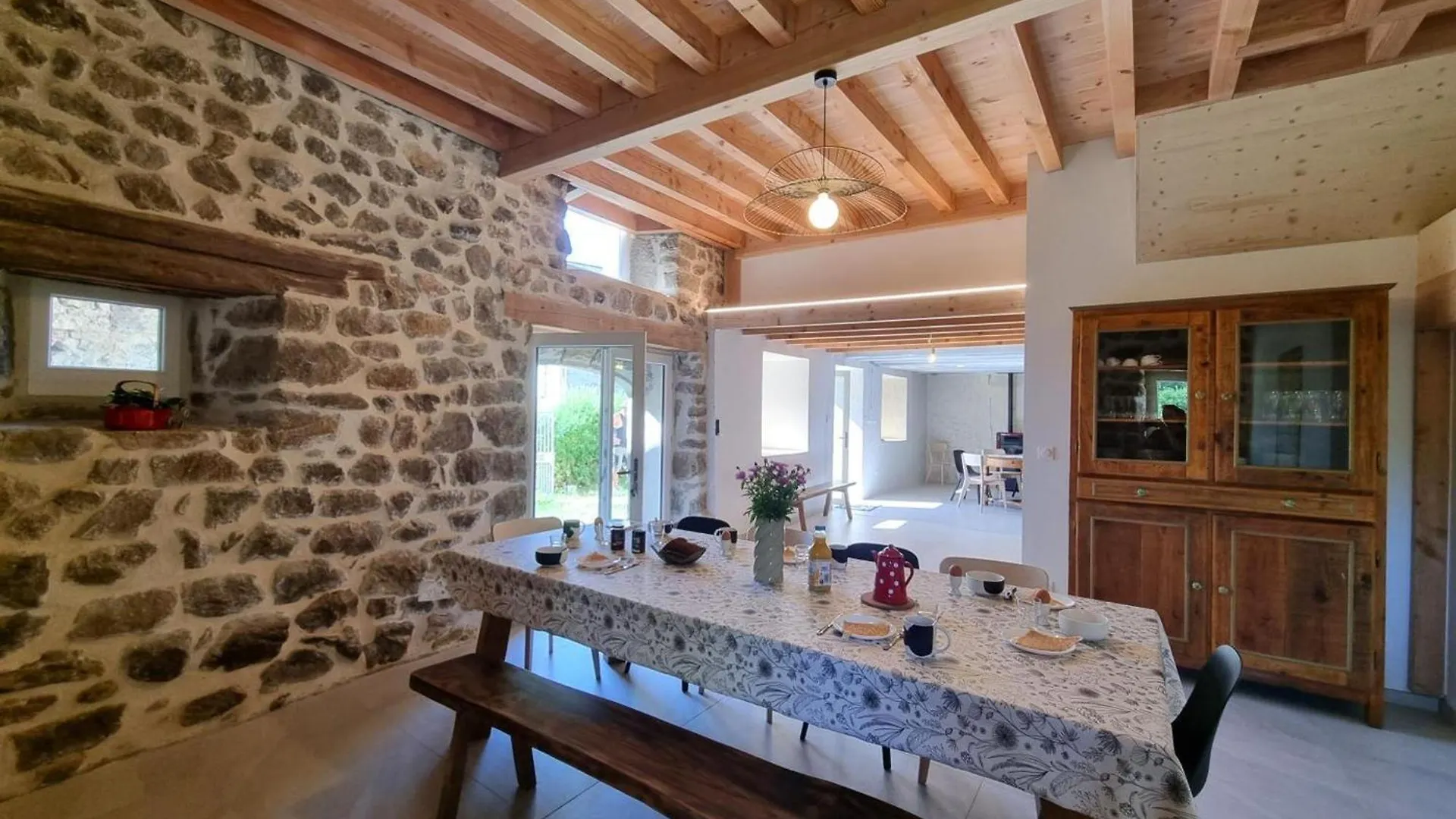 Spacieux gîte avec bain nordique et wifi à Usson-en-Forez - FR-1-496-359 0*,  Francja